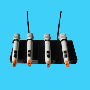 Ultra high frequency multi-channel wireless microphone